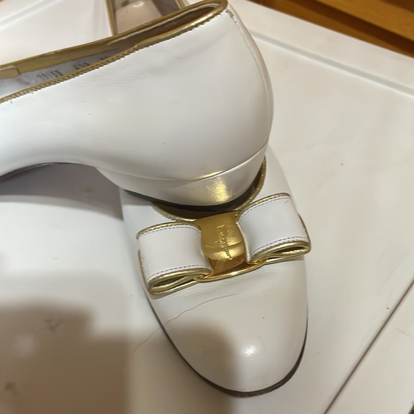 Salvatore Ferragamo white and gold - Picture 2 of 3